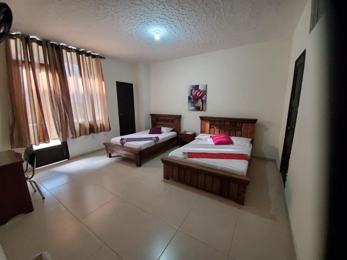 Hotel Cataluna Перейра Екстериор снимка