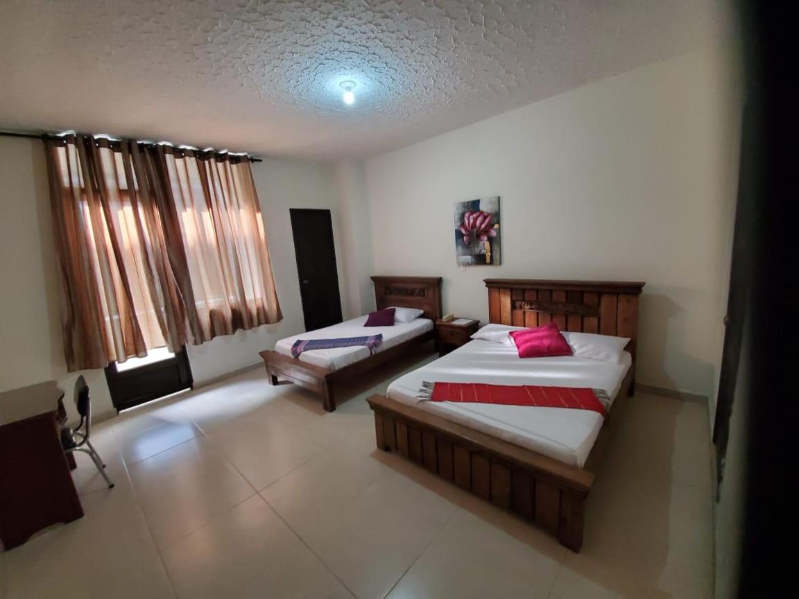 Hotel Cataluna Перейра Екстериор снимка