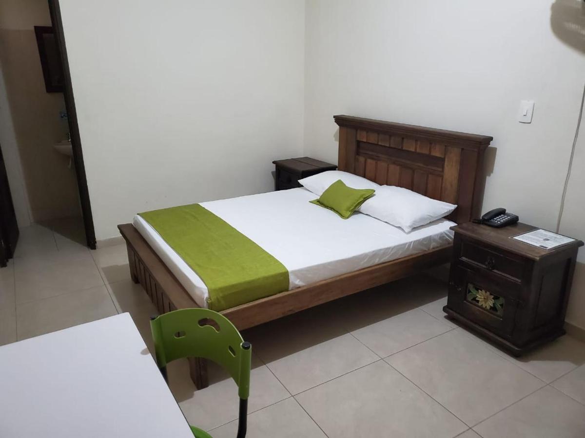 Hotel Cataluna Перейра Екстериор снимка