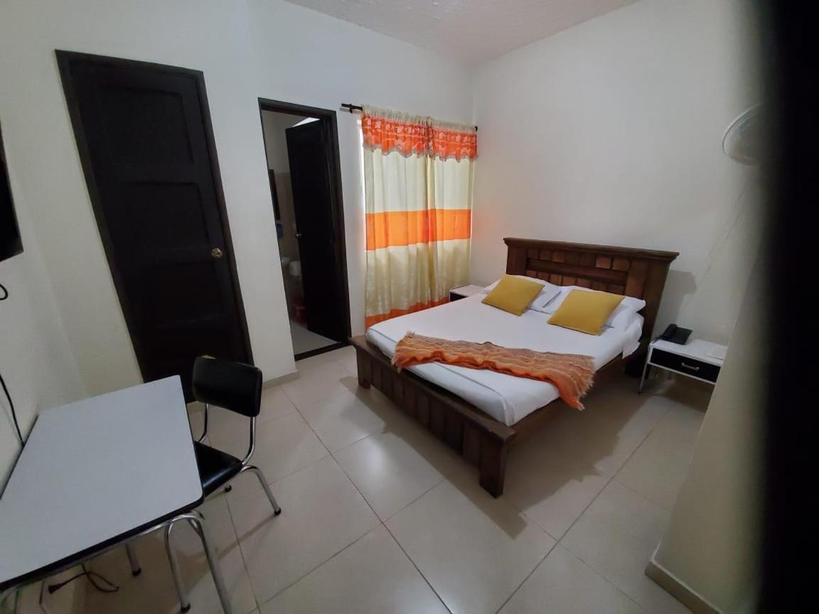 Hotel Cataluna Перейра Екстериор снимка