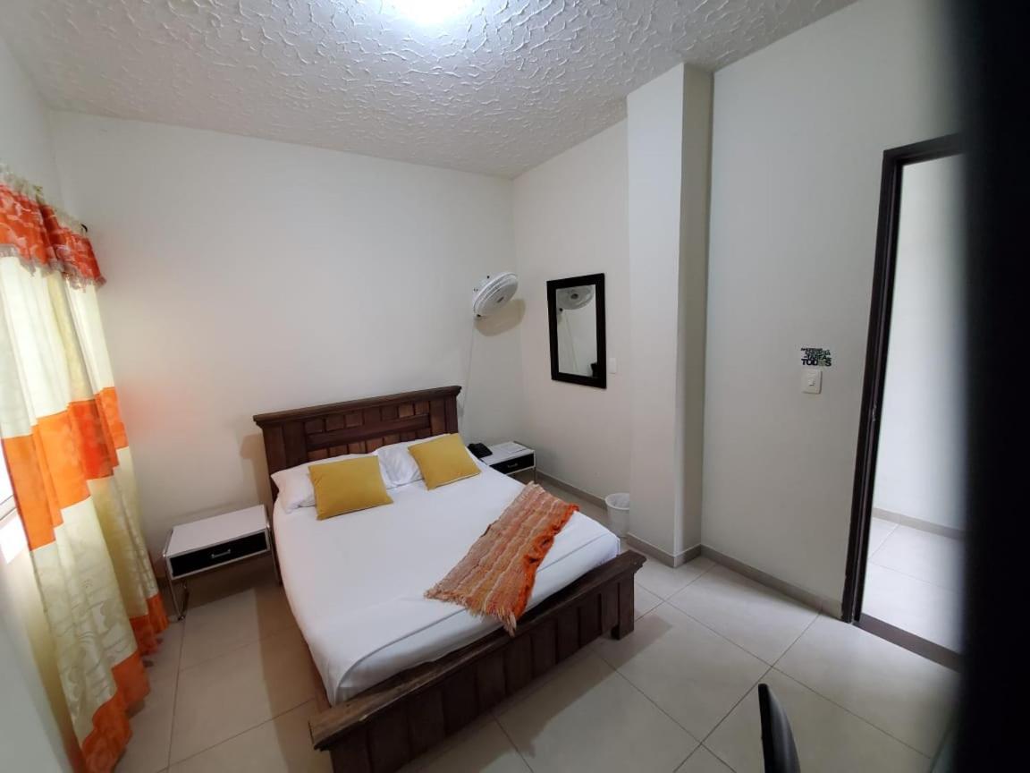 Hotel Cataluna Перейра Екстериор снимка